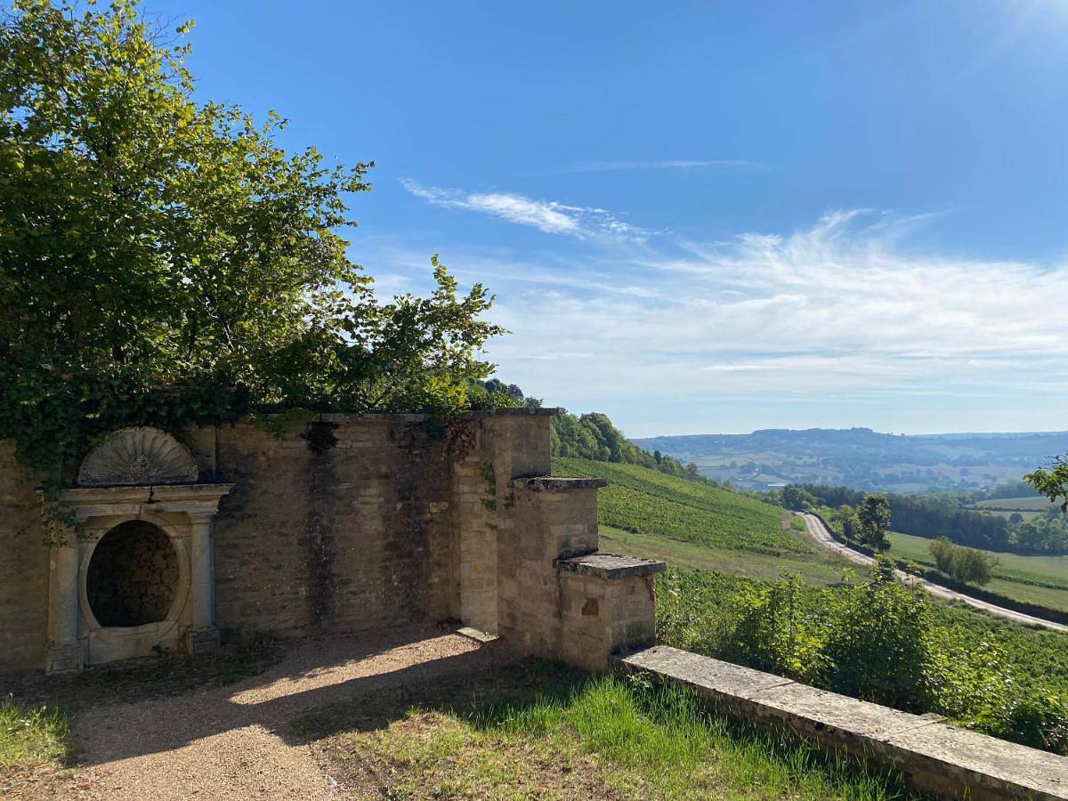 Two-Bedroom House in Vézelay, Parc naturel régional du Morvan