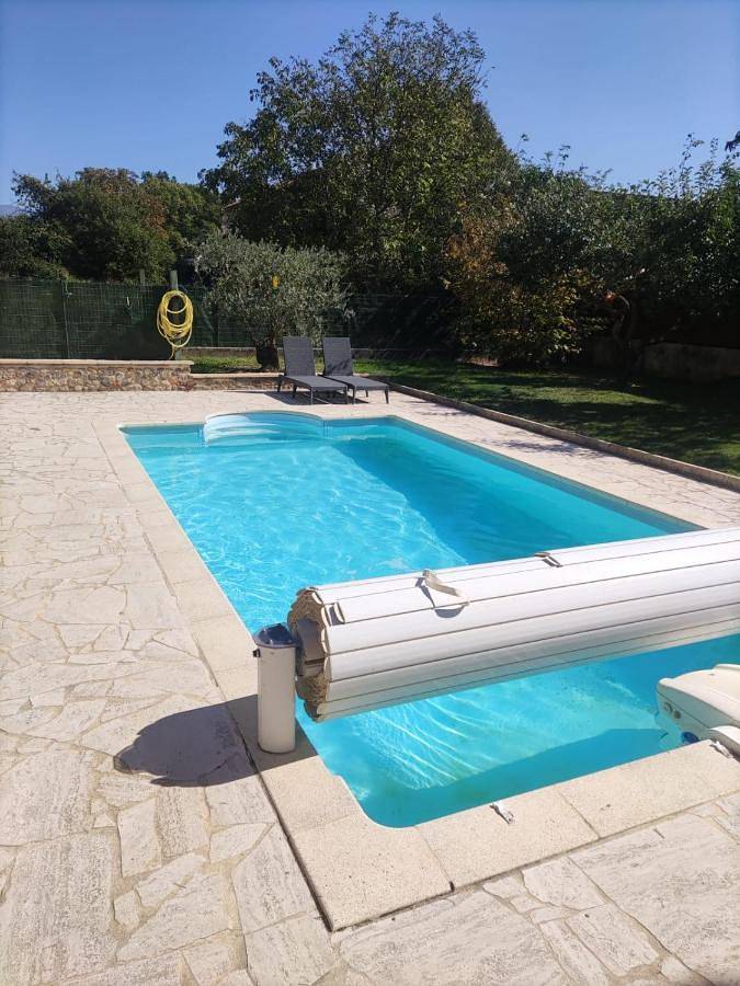 Gîte pour 4 personnes, avec Terrasse et Jardin ainsi que Piscine et Vue à Bras-d'Asse