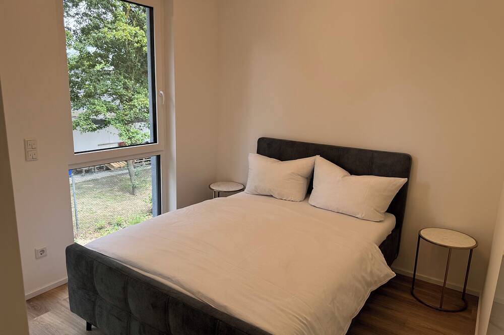 *Top* Gehobenes Studio Apartment mit Küche in Mönchengladbach, Niederrhein