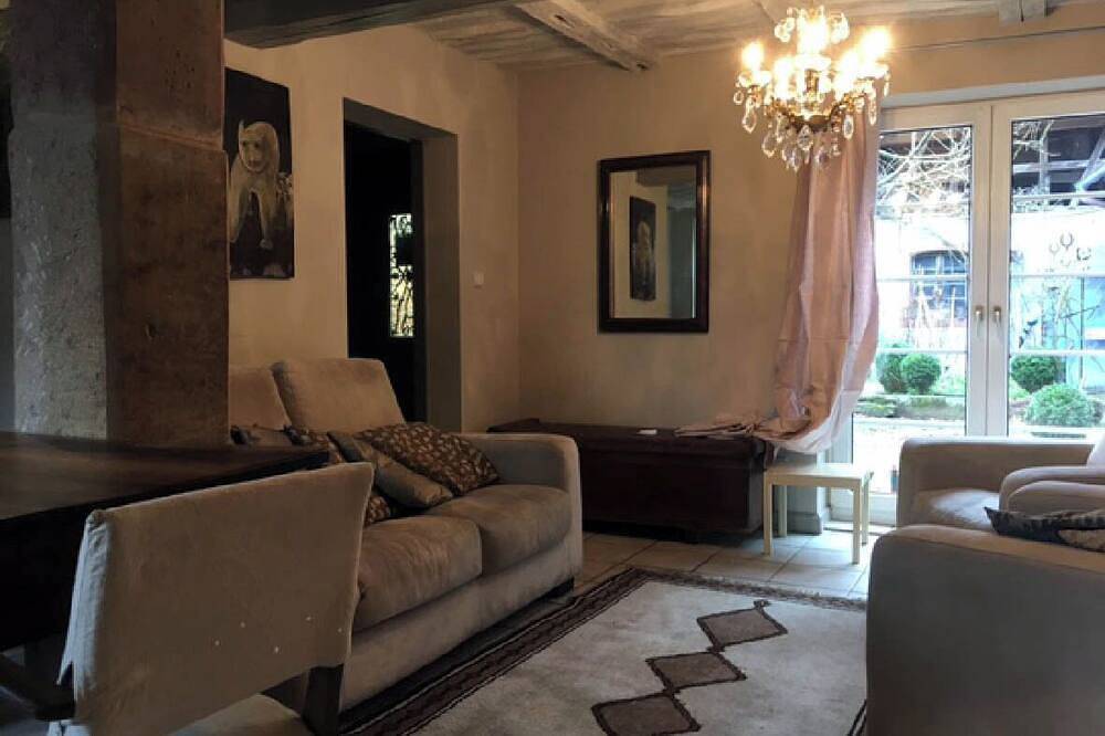 Authentic Alsatian house with magnificent garden in Uttenhoffen, Alsacia del Norte