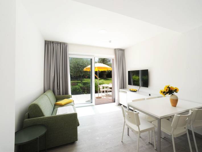 Ferienwohnung für 6 Personen, mit Terrasse und Garten sowie Pool in Malcesine