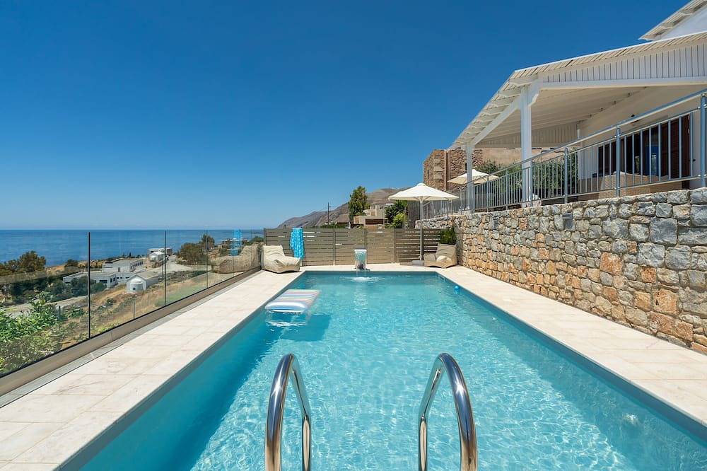 Alía, modern house in village, magnificent sea and coastal views! in Chora Sfakion, Chania und Umgebung