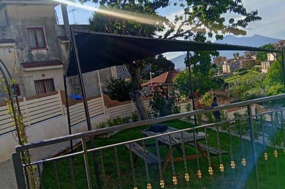 Apartamento entero, Queen studio apartment in Gragnano (Italia), Montes Lattari