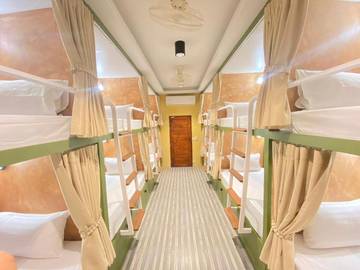 Auberge pour 2 personnes, avec jardin et piscine dans Nai Yang Beach