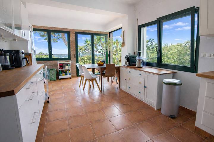 Location de vacances pour 10 personnes, avec jardin, animaux acceptés à Castelldefels - 4