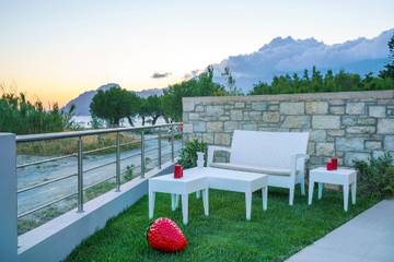 Holiday Apartment for 5 People in Plakias, South Crete, Photo 2