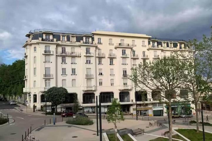 Gîte pour 2 personnes, avec jacuzzi et balcon dans Thermes Henry Chatel Guyon - 2