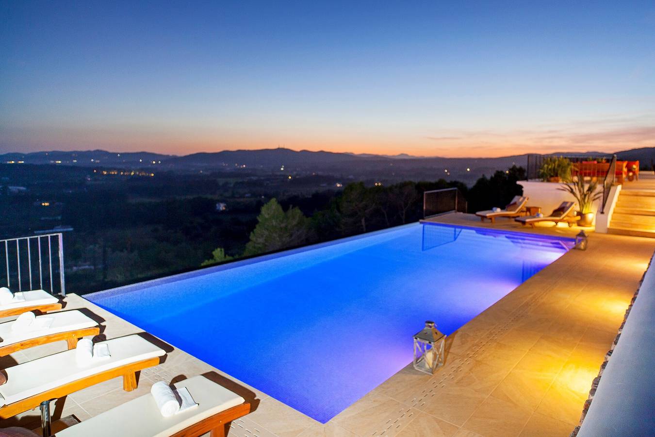 Geräumige Villa mit Pool und Gärten im Herzen der Insel Ibiza in Sant Joan de Labritja, Ibiza Norden