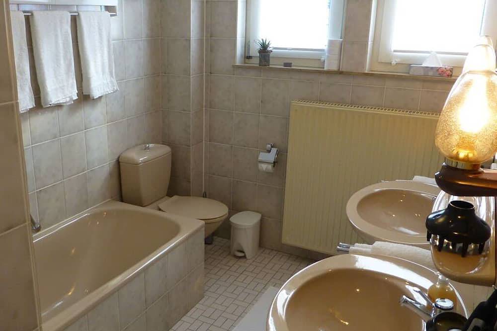 Entire apartment, Lovely apartment in Bad Driburg in Bad Driburg, Kreis Höxter