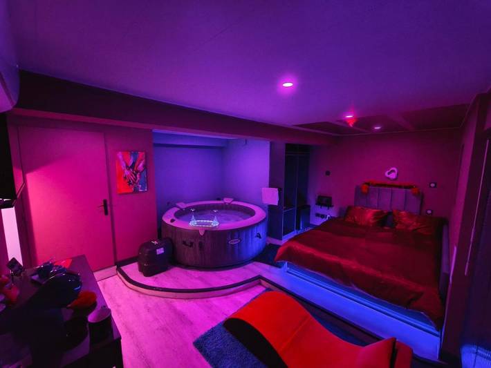 Hôtel pour 2 personnes, avec Jacuzzi ainsi que Terrasse et Jardin à Rimons