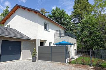 Cottage pour 8 personnes, avec jardin et balcon à Pelleautier