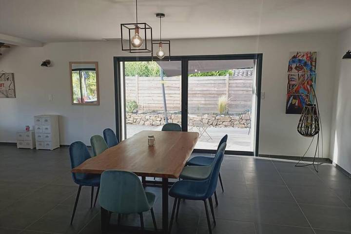 Villa pour 8 personnes, avec piscine et jacuzzi ainsi que sauna et terrasse à Le Castellet - 2