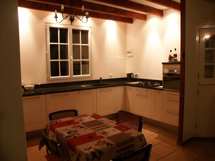 Ferienhaus „Petit Crecy“ mit Gemeinschaftspool, privater Terrasse und WLAN in Fertrève, Nièvre