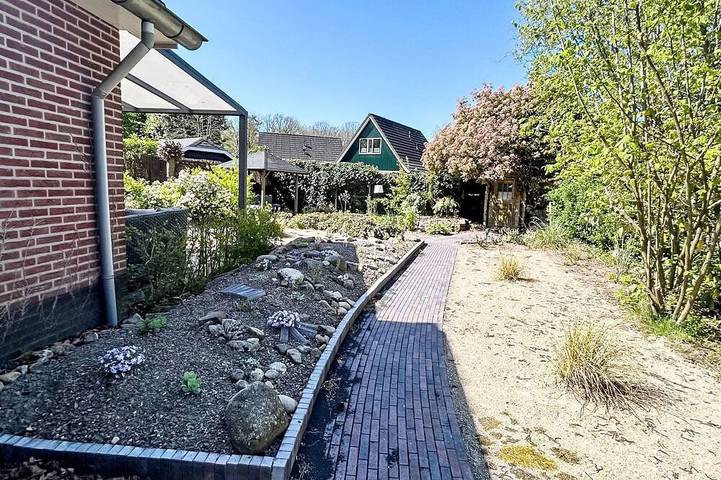 Geräumiges Ferienhaus mitten im Wald in Winterswijk, Achterhoek