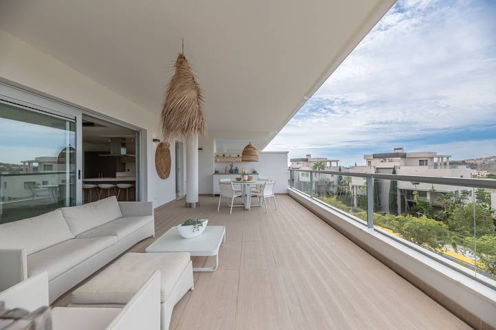 Apartamento para 6 personas, con balcón y jardín, Se admiten mascotas en Benahavís