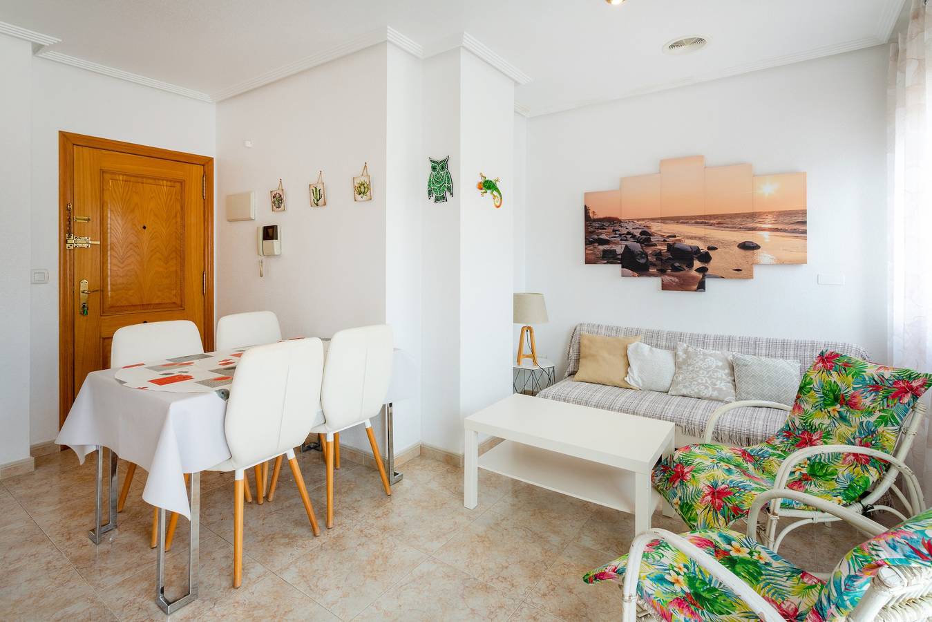 Ganze Wohnung, Schöne Ferienwohnung "Almdna15-atc" In Strandnähe mit Meerblick, Klimaanlage und Terrasse in Torrevieja Centre, Torrevieja