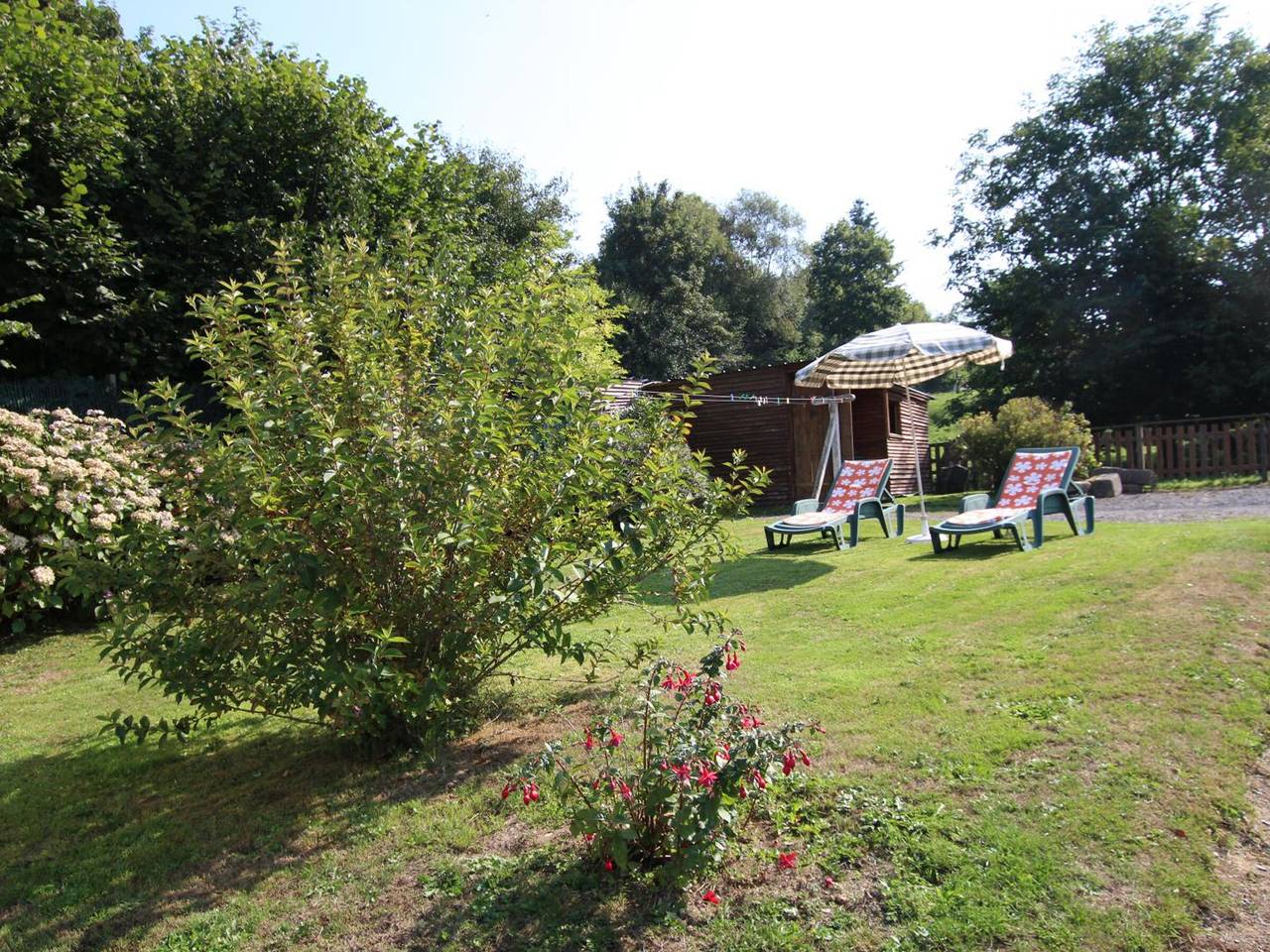 Charming Cottage in Cambernon - Fireplace, Enclosed Garden, Wifi, Sleeps 4 in Cambernon, Coutances