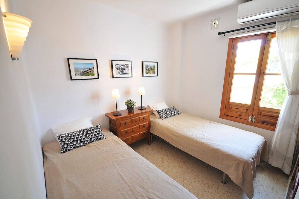 Entire apartment, Rabat 16 in El Capistrano, Costa del Sol