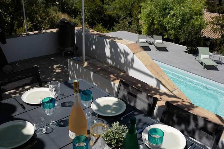 Villa pour 10 personnes, avec balcon et jardin à Le Beausset