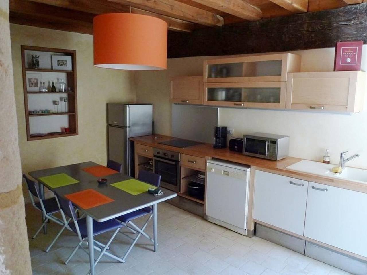 Authentic cottage with fireplace, terrace, and Wifi in Charente in Rivières (Charente), Charente