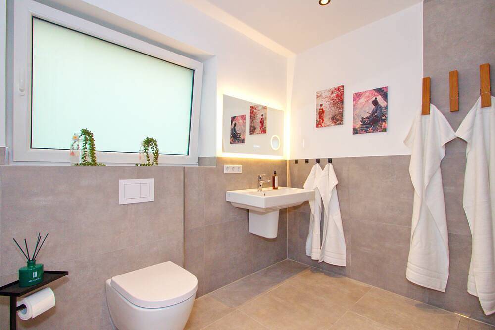 Ganze Wohnung, Stylisches 80qm-Serviced Apt| 6P/80m2 | barrierearm | Geschäft, Kur, Familie in Bad Lippspringe, Nordrhein-Westfalen