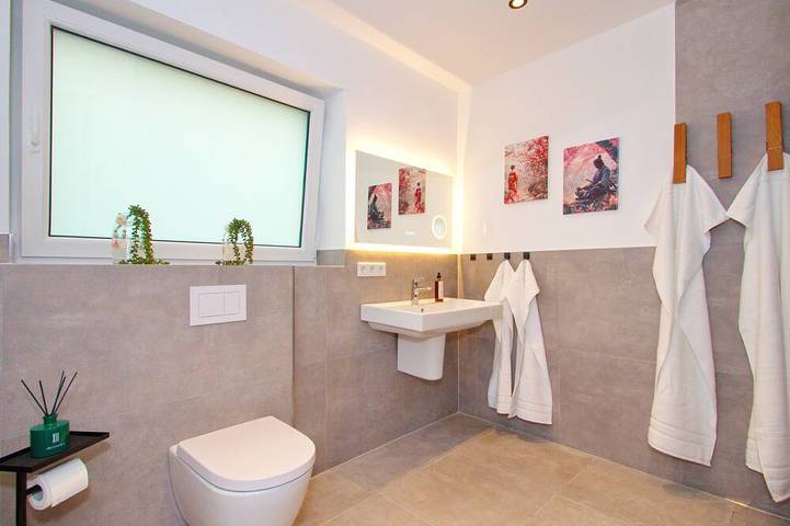 Ganze Wohnung, ⭐ Comfy36 – Serviced Apartment für Familien, Business & Klinikbegleitung in Bad Lippspringe, Nordrhein-Westfalen