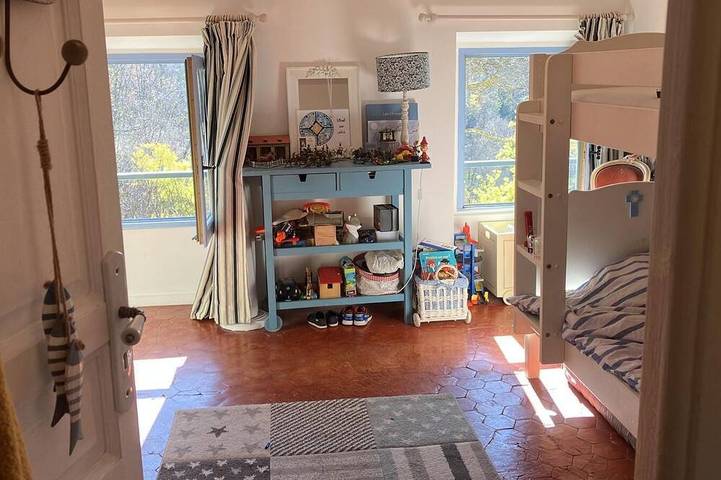 Gîte pour 13 personnes, avec jardin à Contes - 4