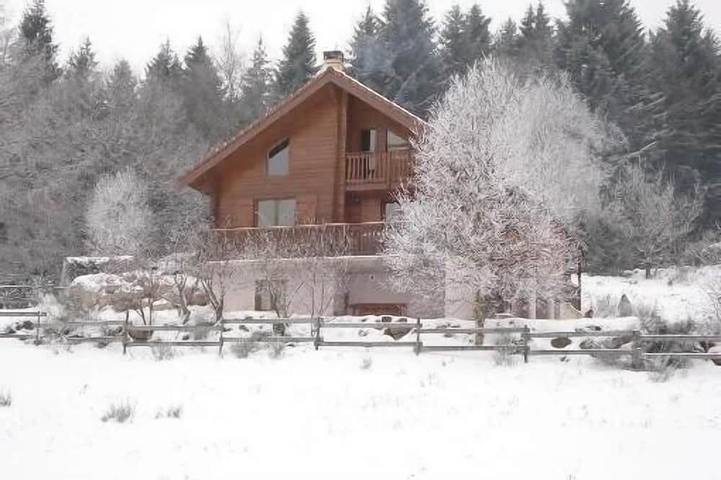 Gîte pour 8 personnes, avec balcon ainsi que sauna et jardin, animaux acceptés à Liézey