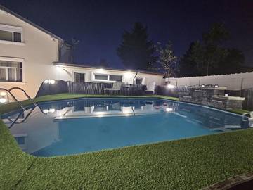 Chambre d’hôte pour 2 personnes, avec piscine ainsi que jardin et vue, animaux acceptés à Bucarest