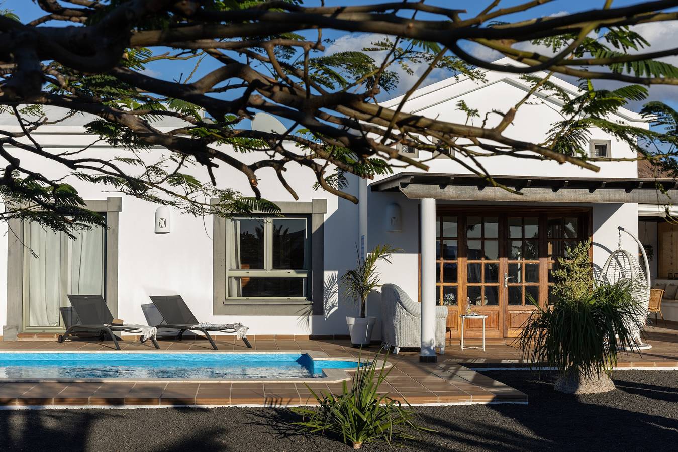 Villa "Mo Luxury Heated Pool" avec vue sur les montagnes, piscine privée et Wi-Fi in Montaña Roja, Yaiza