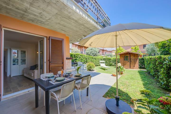 Location de vacances pour 4 personnes, avec jardin et piscine à Padenghe sul Garda