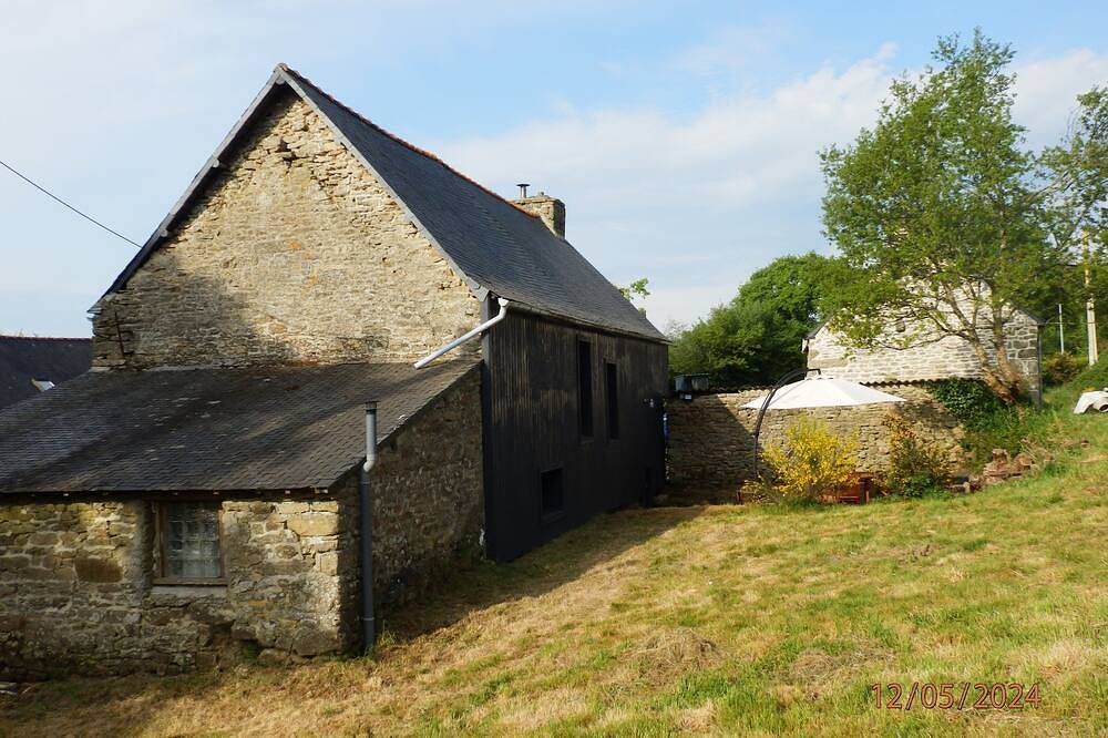 Maison de Campagne au Calme à 40 Minute des Plages de St Brieuc in Kerien, Guingamp Region