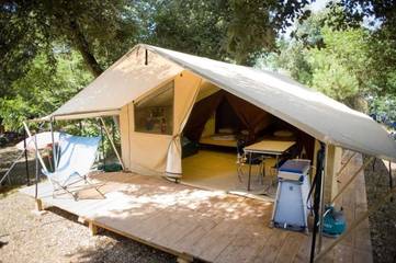 Tente pour 4 personnes, avec sauna et jacuzzi, animaux acceptés dans le Finistère