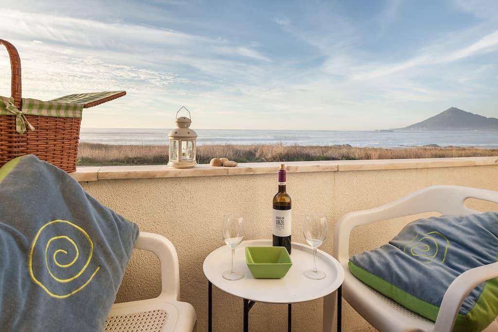 Geheel vakantieappartement, Flat Juste Au-dessus de la Mer 2 in Moledo, Distrito de Viana do Castelo