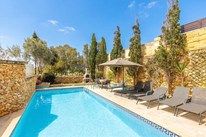 Dionisia Gozitan Villa and Pool in Ghasri, Gozo