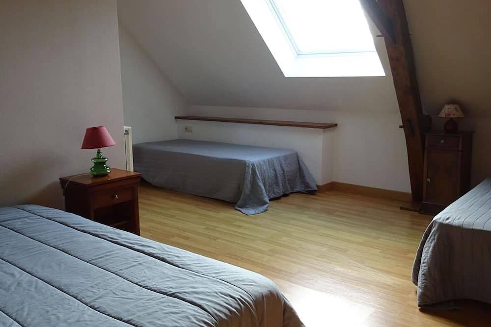 Gîte familial avec jardin et vélos, proche Le Mans in Saint-Gervais-en-Belin, Sarthe