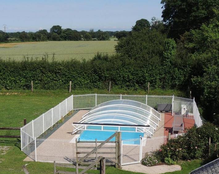 Chambre d’hôte pour 2 personnes, avec Terrasse et Jardin ainsi que Piscine et Vue à Grandcamp-Maisy - 2
