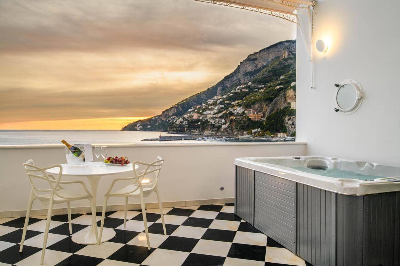 Palazzo Don Salvatore in Spiaggia libera Amalfi (Amalfi), Amalfi