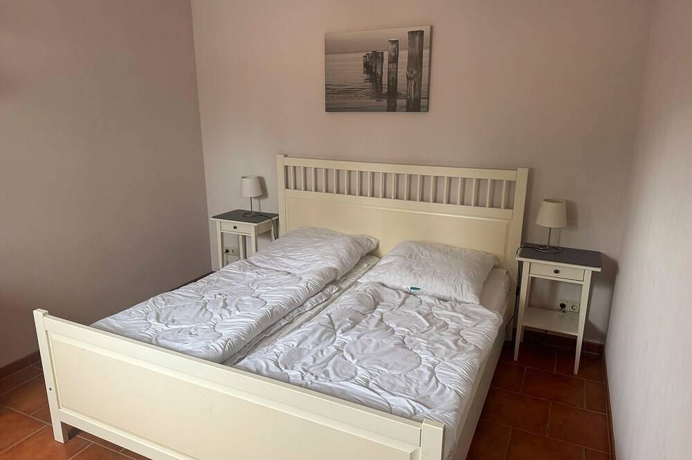 Ganze Wohnung, Charmante Ferienwohnung in Ostseenähe für 4 Personen im Grünen in Rövershagen, Rostock und Umgebung