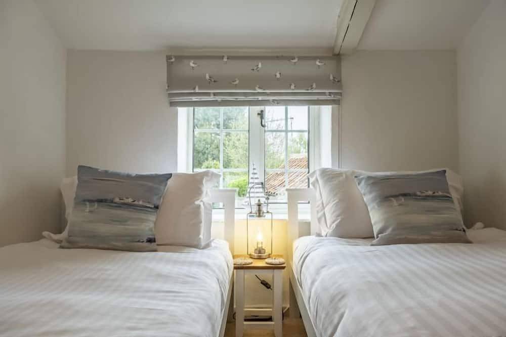 Muckledyke Cottage, Stiffkey, Norfolk in Stiffkey, Norfolk Coast