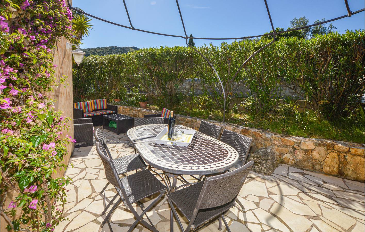 Acogedor apartamento con piscina, terraza y WiFi, cerca de la playa in Monticello, Region de Calvi