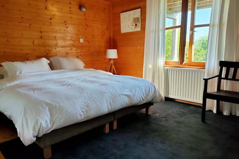 Chalet avec terrasse au bord du lac in Pays de Pontarlier, Jura Francais