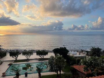 Location de vacances pour 12 personnes, avec vue ainsi que terrasse et piscine, animaux acceptés à Scilla