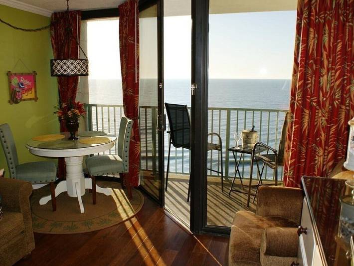 Vacation apartment for 4 people, with pool and yard as well as hot tub - 1