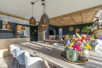 Ferienhaus für 10 Personen, mit Terrasse und Garten in Julianadorp