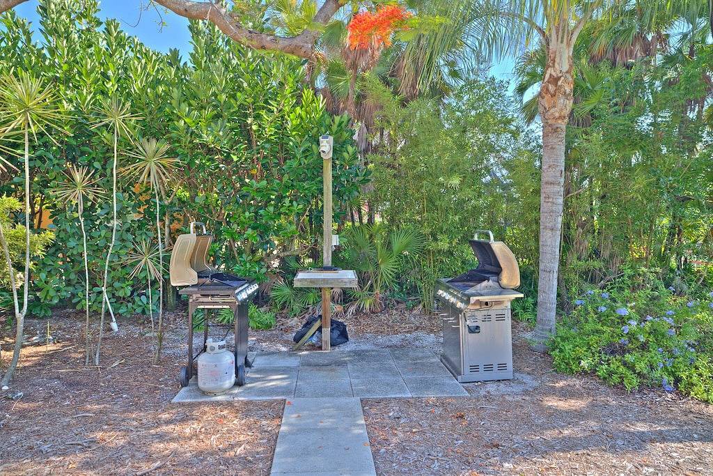 Stunning Luxury canal front villa \"Sea Oats\" across the street from the beach! in Sanibel, Sanibel Island