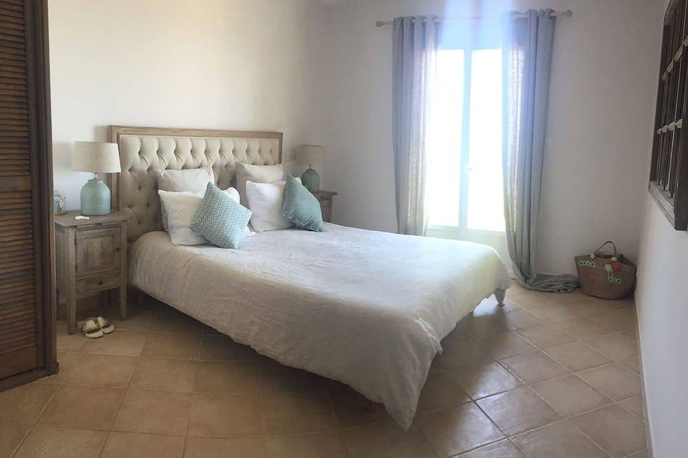 Hervorragender Blick auf das Meer und die blutrünstigen Inseln. Sehr neue Villa mit Blick auf die Cala d'orzu in Coti-Chiavari, Ajaccio und Umgebung