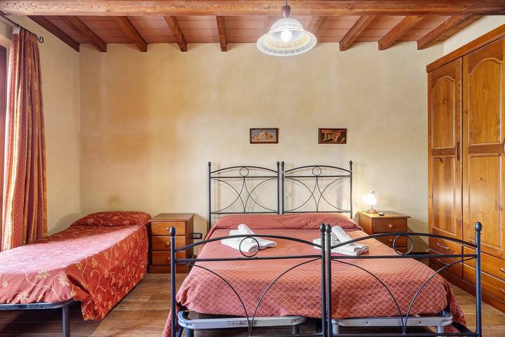 Room 'Del Mugnaio' with Mountain View, Shared Pool and Wi-Fi in Sommariva Perno, Langhe