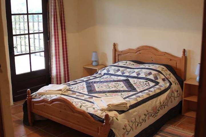 Location de vacances pour 6 personnes, avec jardin ainsi que piscine et terrasse à Lacapelle-Biron - 2