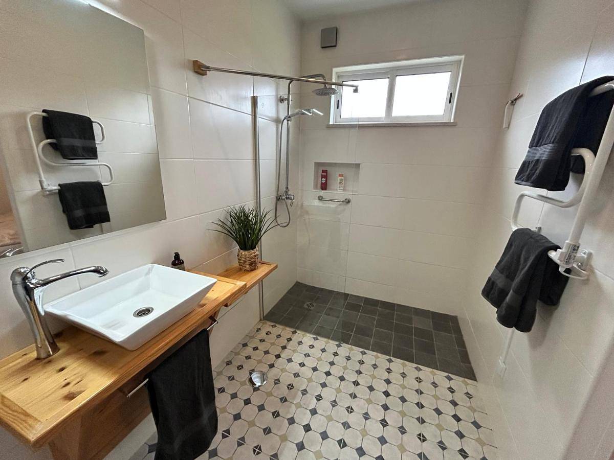 Apartamento inteiro, One-Bedroom Apartment in Odiáxere, Distrito de Faro